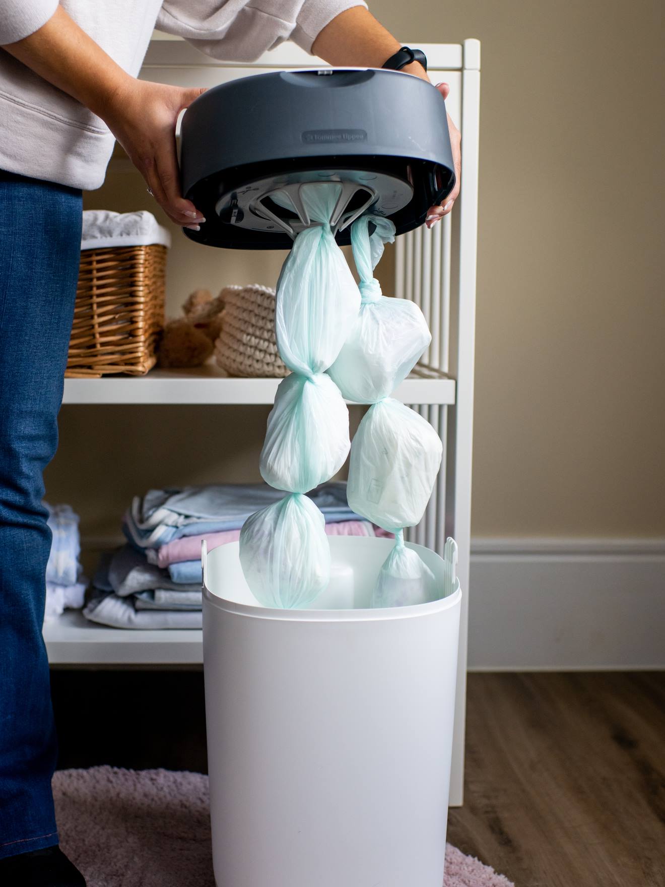 AKTION Pampers Baby Dry Monatsbox Gr. 5 + Sangenic-Windeleimer